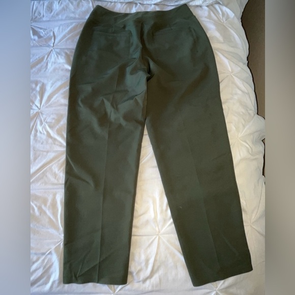 NWOT Athleta Endless High-Rise Pant In Color: “Aspen Olive” S/533636/10 SIZE 12 - Picture 9 of 12